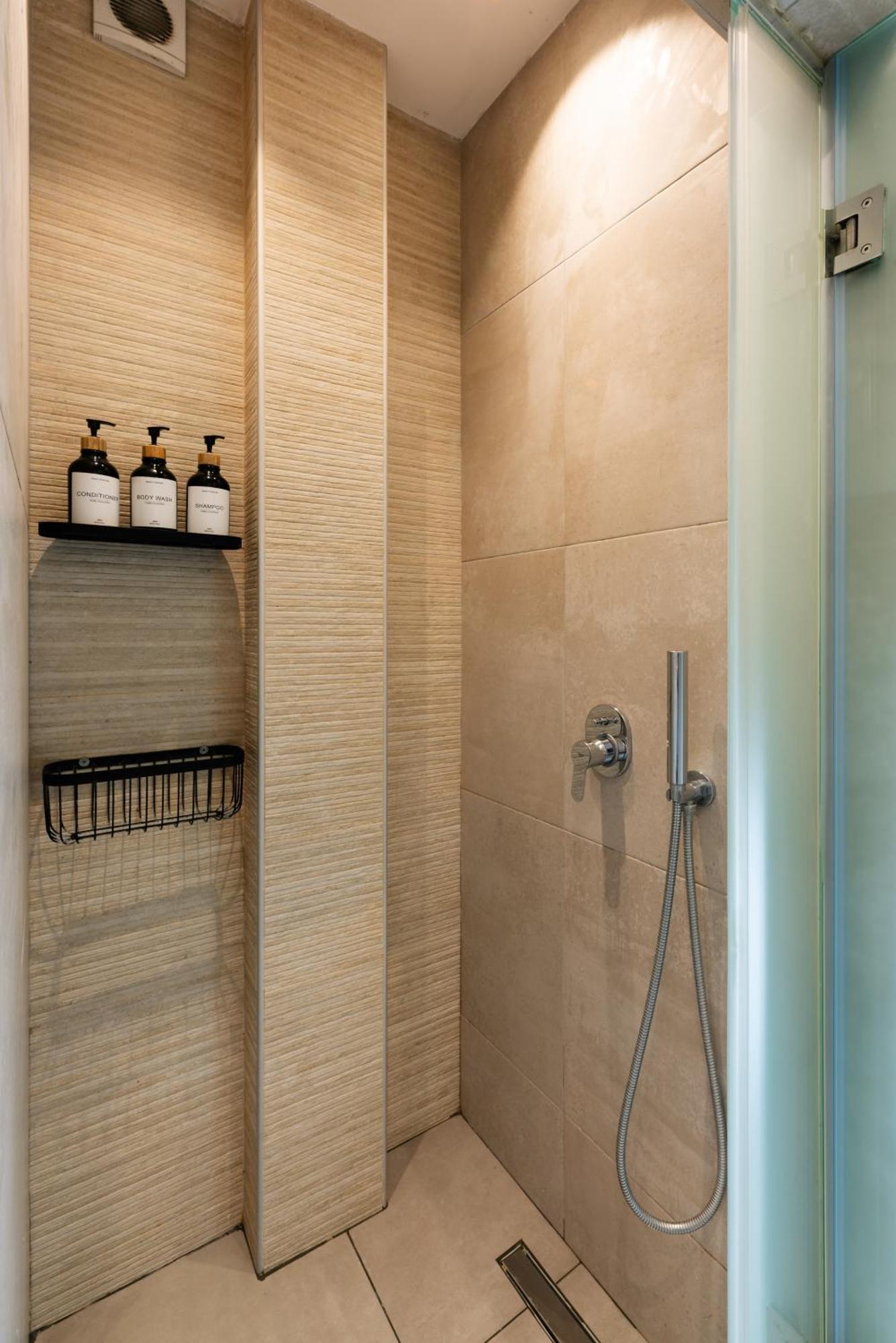 Modern Studio Apartment A Atina Dış mekan fotoğraf